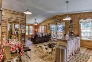 The Barn, Hot Tub, WIFI, 560 FREE tickets each paid day