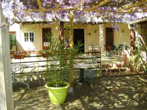 Auberges Le H de SERNHAC : photos des chambres