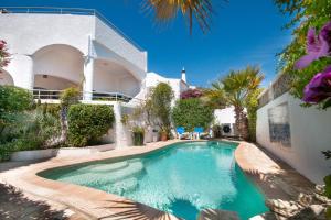 Villa Tres Irmaos by Villa Plus