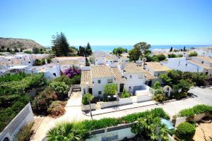 Villa Tres Irmaos by Villa Plus