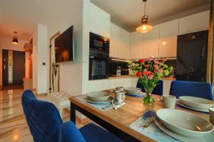 Apartament Marmurowy w Szczyrku z widokiem na góry z dostępem do sauny i jacuzzi, dwa miejsca parkingowe