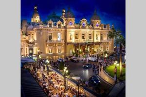 Appartements Monaco a 300m du Casino - Grand Studio avec Piscine : Studio Lit King-Size avec Canapé-Lit