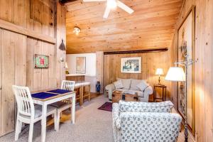 Cozy Cottage by the Sea