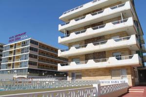 Urbanización Bahía Mar con piscina