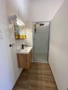 Appartements Capstay Roubaix Lille private shower & Netflix : photos des chambres