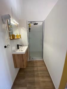 Appartements Capstay Roubaix Lille private shower & Netflix : photos des chambres