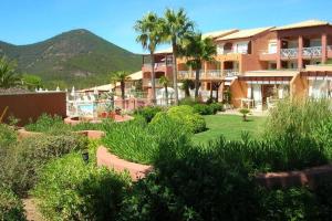 Appartements Entre mer et massif forestier de l'Esterel : photos des chambres