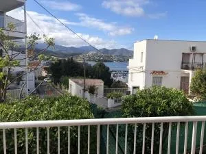 Planta baixa amb jardí i vistes al mar - El Puerto