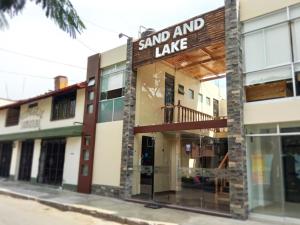 Hotel Sand and Lake