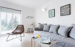 Apartment Black & White - Split