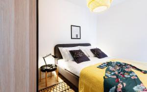 Apartment Black & White