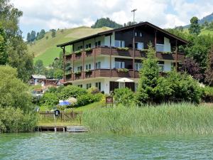 Rosenhof am See Ferienwohnung Alpenglühen - 3hvězdičkové hotely ve městě Thiersee
