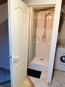 Appartements Appartement de 3 chambres avec piscine partagee jardin amenage et wifi a Berre les Alpes : photos des chambres