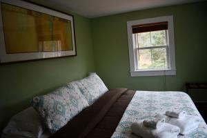 King Studio room in Brook Road Inn