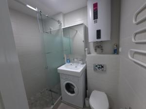 Посуточно мини-студия метро Минская Киев