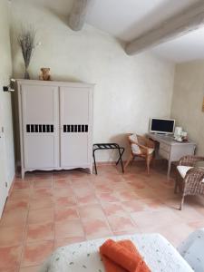 B&B / Chambres d'hotes Mas Clement - Chambre et table d'hotes : photos des chambres