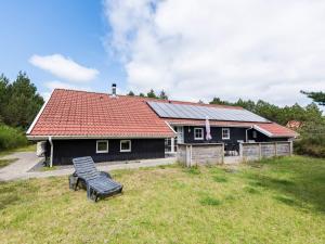 8 person holiday home in Blåvand