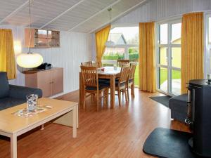 6 person holiday home in Gelting