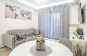 FIRST -- Green Żoliborz Apartment 5