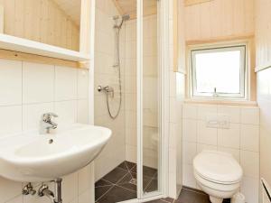 8 person holiday home with roofed terrace