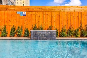 Hosteeva Modern Condo Near Magazine St & Close to FQ