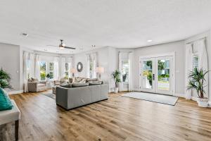 Six Bedroom house room in Destin Paradise