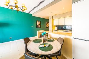 Index Tower by Radiance Vacation Stays 43rd Floor