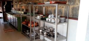 Chácara com Wi-Fi, churrasqueira e lazer em Cunha