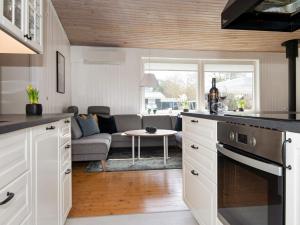 8 person holiday home in Ebeltoft-By Traum