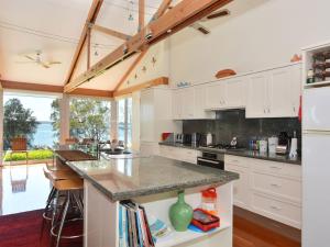 Lake Macquaries Edgewater Escape at Morisset Memories