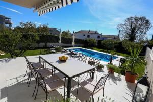 Villa Elysium - beautiful family house with heated pool