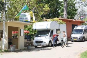 Campings Camping Aux Rives du Soleil : photos des chambres