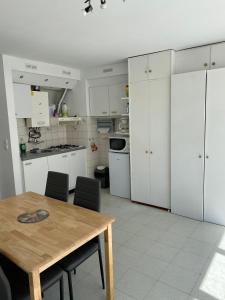 STUDIO ENTREE PAR LA PLAGE DE KOKSIJDE ST ISDELBALD Résidence Portofino
