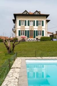 Maisons de vacances MAISON DE MAITRE PISCINE VUE OCEAN - BIDART : photos des chambres