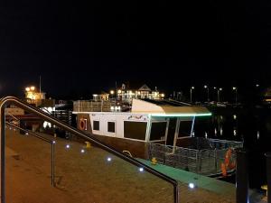 HOUSEBOAT Mazury Frajda