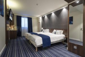 Hotels Holiday Inn Express Lille Centre, an IHG Hotel : Chambre Lits Jumeaux - Douche Accessible en Fauteuil Roulant