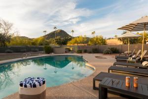 Five-Bedroom Holiday Home room in Desert Oasis w/ Pool Table Tennis & Fire Pit ? Caspian by AvantStay