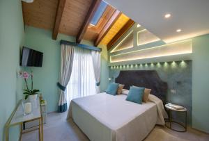 Donna Sofi Holiday House