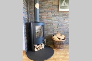 ** Beautiful Scenery - Cyclists & Walkers Dream ** Log Burner ** Peaceful Hamlet **