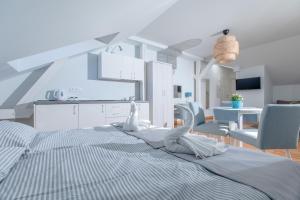 OŚRODEK KOLONIJNO WCZASOWY MEWA - przy plaży z basenem z podgrzewaną wodą i mini SPA