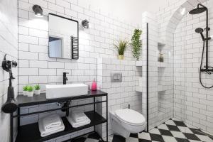 Discover Krakow Apartments - 3 Rakowicka St - Amazing Loft near Main Station - Netflix