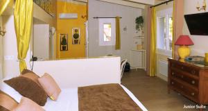 Hotels Hotel La Casa Pairal : Suite Junior