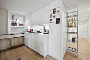 True Basel - Zentral I Terrasse mit Rheinblick