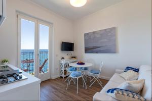 “CIELO E MARE”, CASETTA NEL CUORE DEL BORGO ANTICO / “SKY & SEA”, CHARMING IN THE HEART OF OLD VILLAGE img32