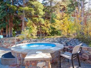 Luxury 2 Bedroom Mountain Vacation Rental In Breckenridge With Access To A Hot Tub And Heated Garage Parking