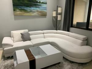 A Wave From It@ Aqueducts