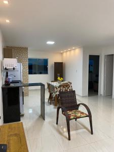 Casa em Village dentro de Condomínio