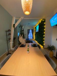 Appartements Capsule Roubaix/Lille Balneo*Home cinema*Billard : photos des chambres