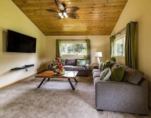 Tropical Island Paradise home