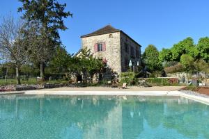 Ecuries de Saint Maurice- Maison d hôtes de Gondou